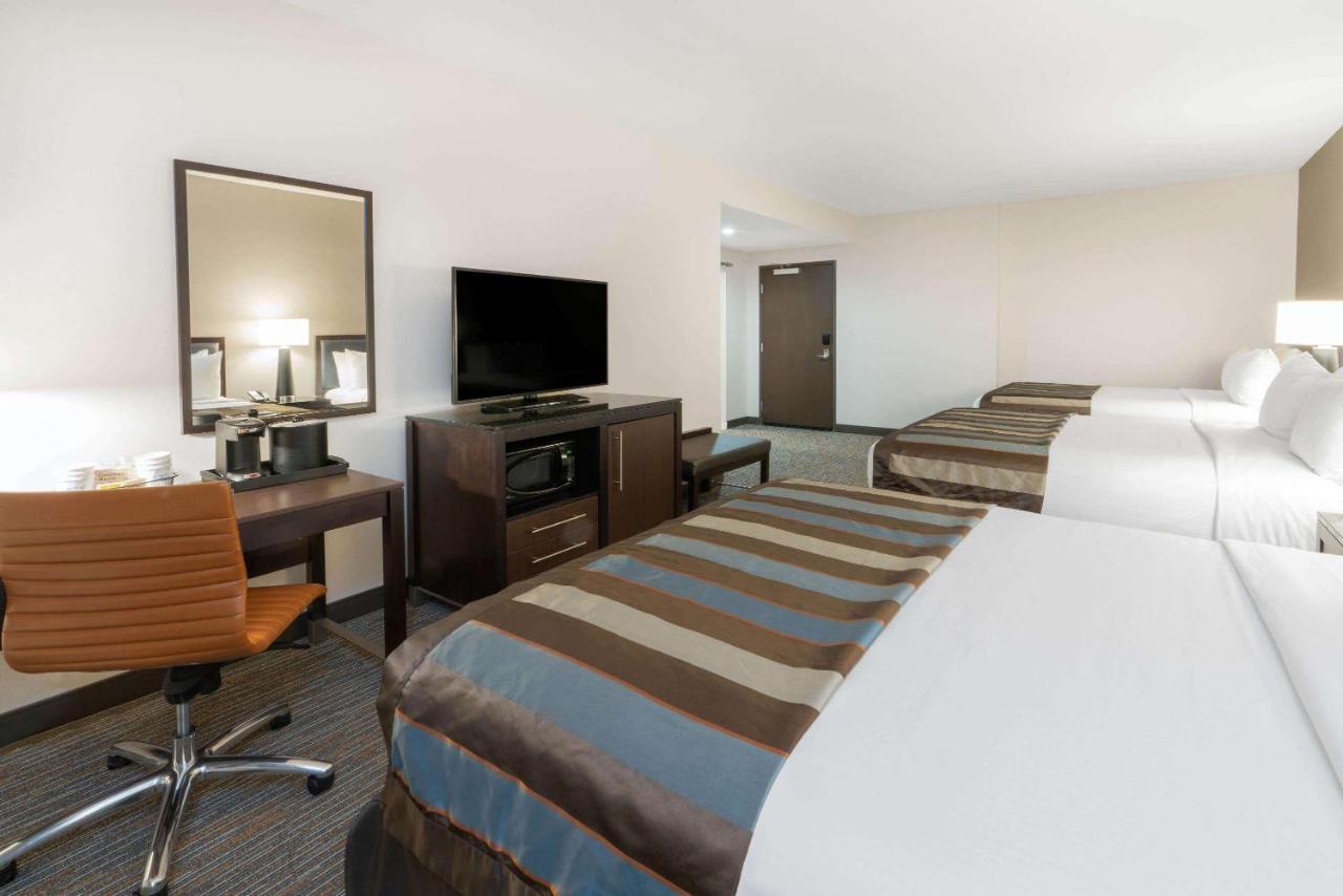 Queen Room with Three Queen Beds - Non-Smoking at Wingate by Wyndham Moab