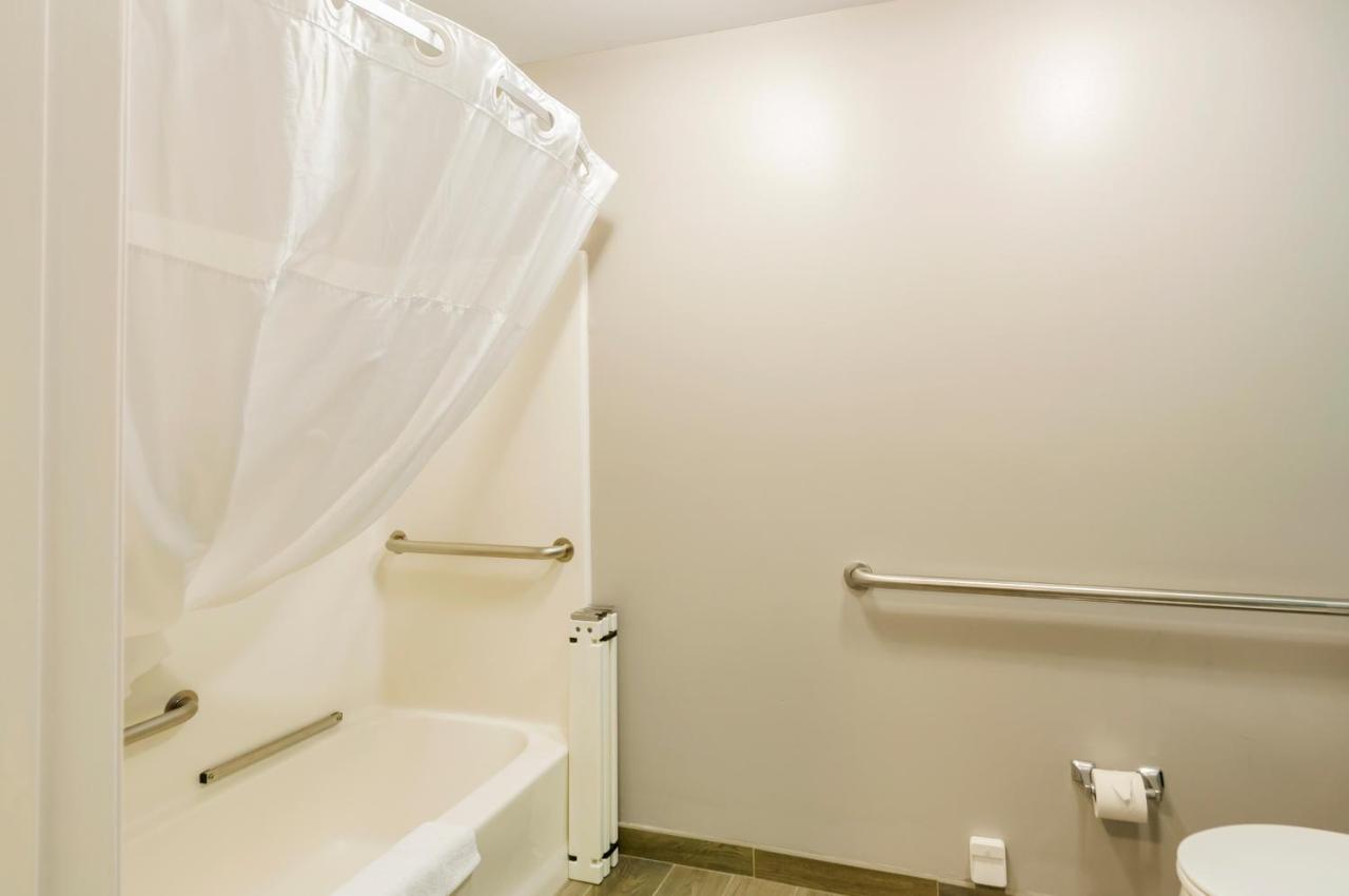 Double Room with Two Double Beds - Accessible/Non-Smoking at Quality Inn Harrisonburg I-81