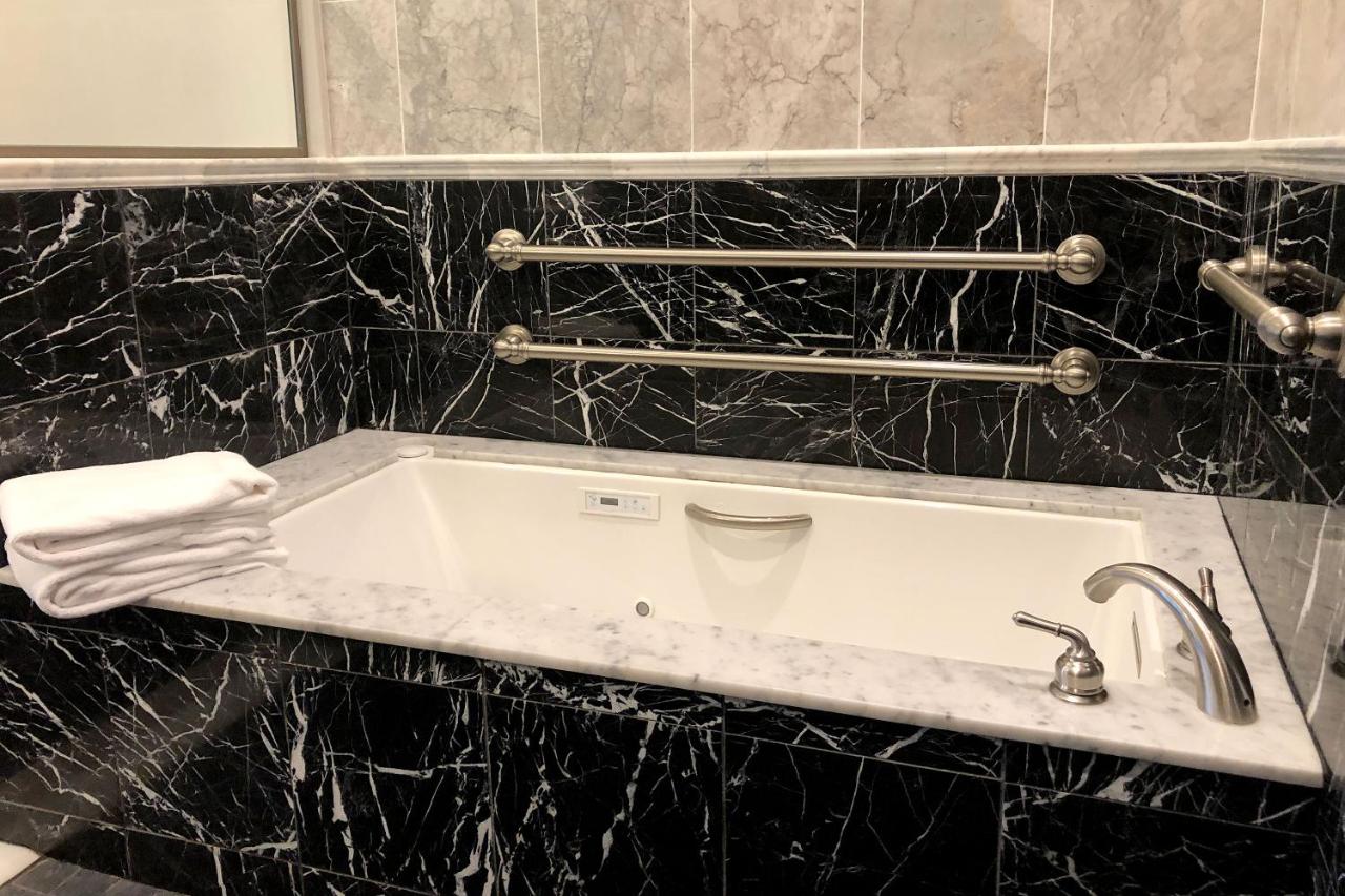 | 16 Bay View