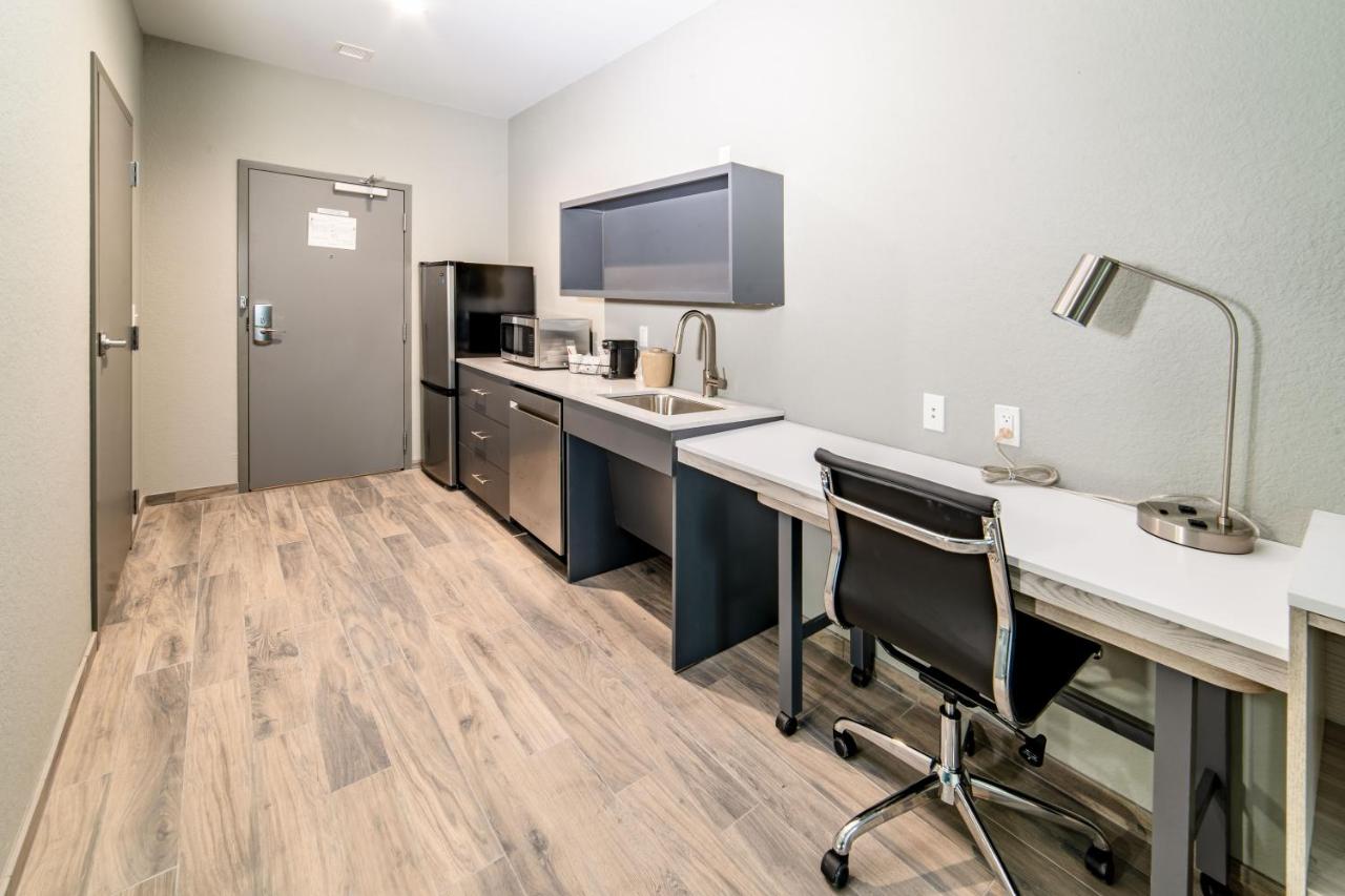 | Everglades Adventures Hotel Suites by Ivey House