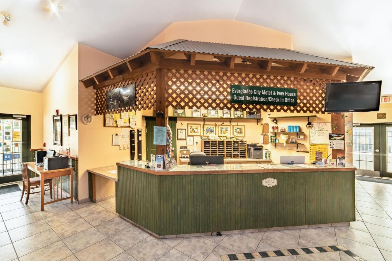 | Ivey House Everglades Adventures Hotel