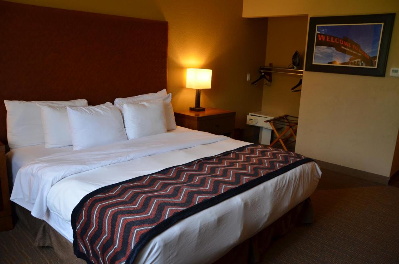 King Room with Roll-In Shower - Accessible/Non-Smoking at The Golden Hotel, an Ascend Collection Hotel