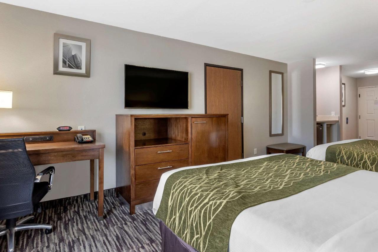 Queen Room with Two Queen Beds - Non-Smoking at Comfort Inn & Suites North Little Rock JFK Blvd