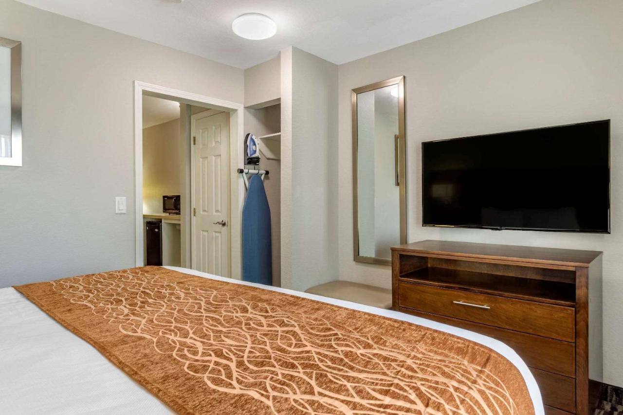 King Suite with Sofa Bed - Non-Smoking at Comfort Inn & Suites North Little Rock JFK Blvd