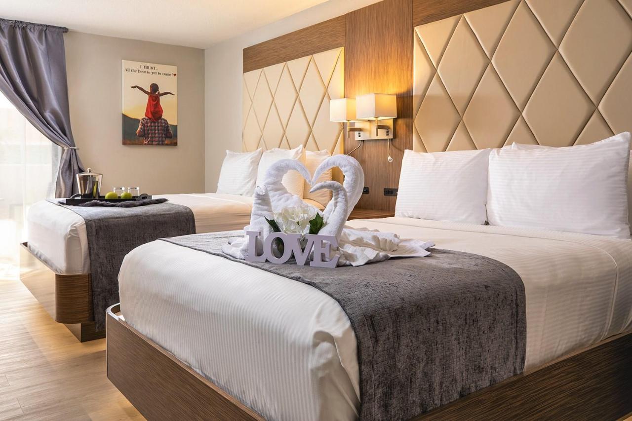 Handicap Royal Double Queen Bed Room HROYQ at Palazzo Lakeside Hotel