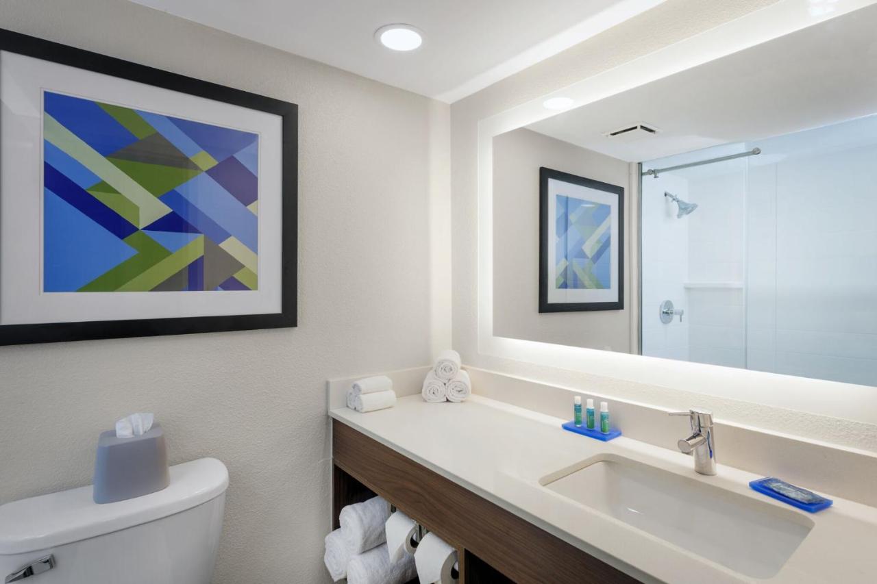 Executive Suite - Non-Smoking at Holiday Inn Express Exton by IHG