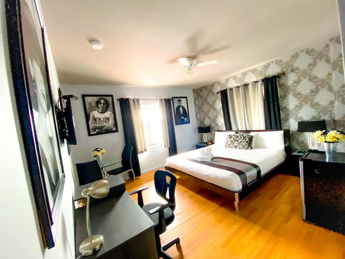 Superior King Room (Fully Renovated) at Notebook Miami Beach