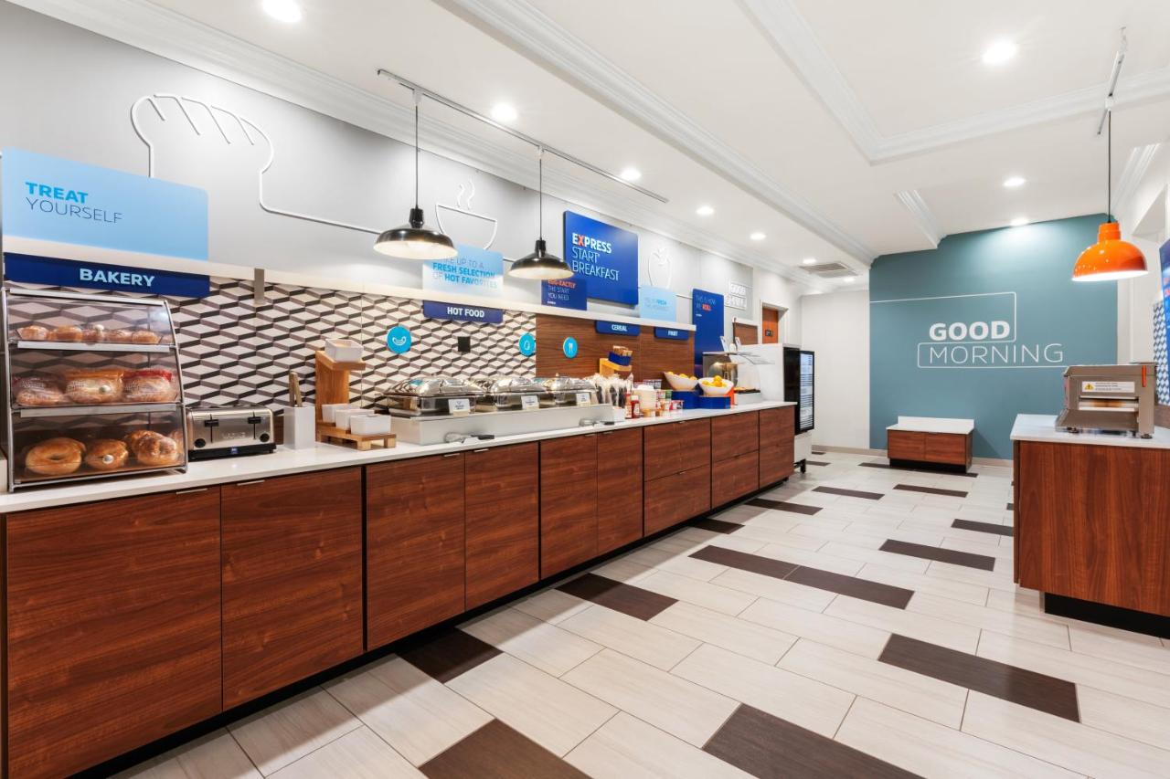 | Holiday Inn Express Hotel & Suites Klamath Falls Central, an IHG Hotel