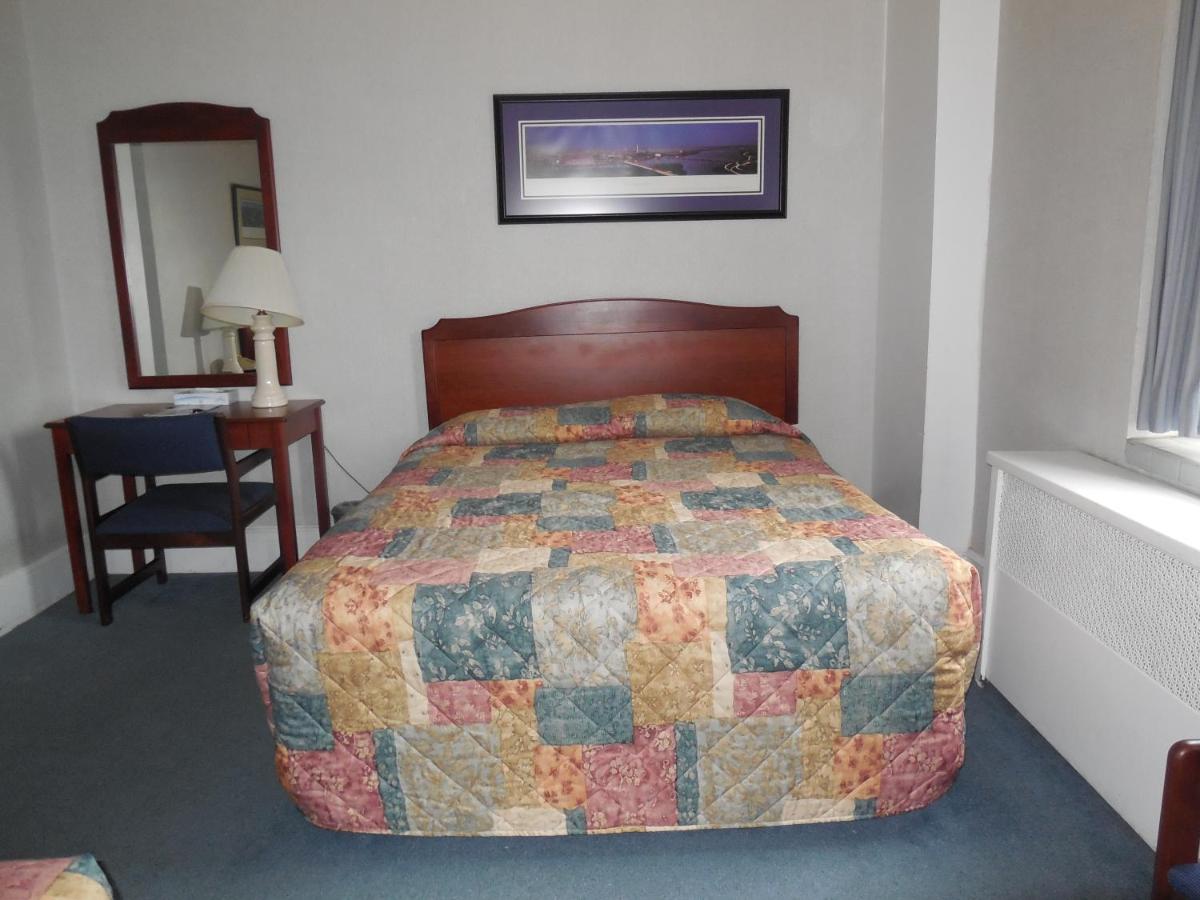 | Hotel Harrington