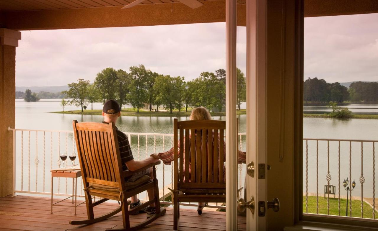 | Lookout Point Lakeside Inn