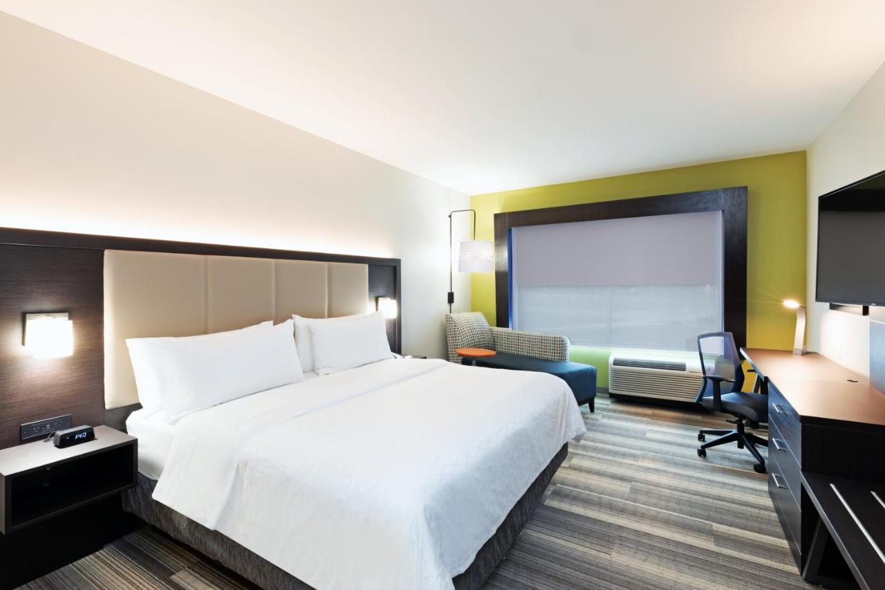 Leisure King Room - Non-Smoking at Holiday Inn Express & Suites Purcell, an IHG Hotel