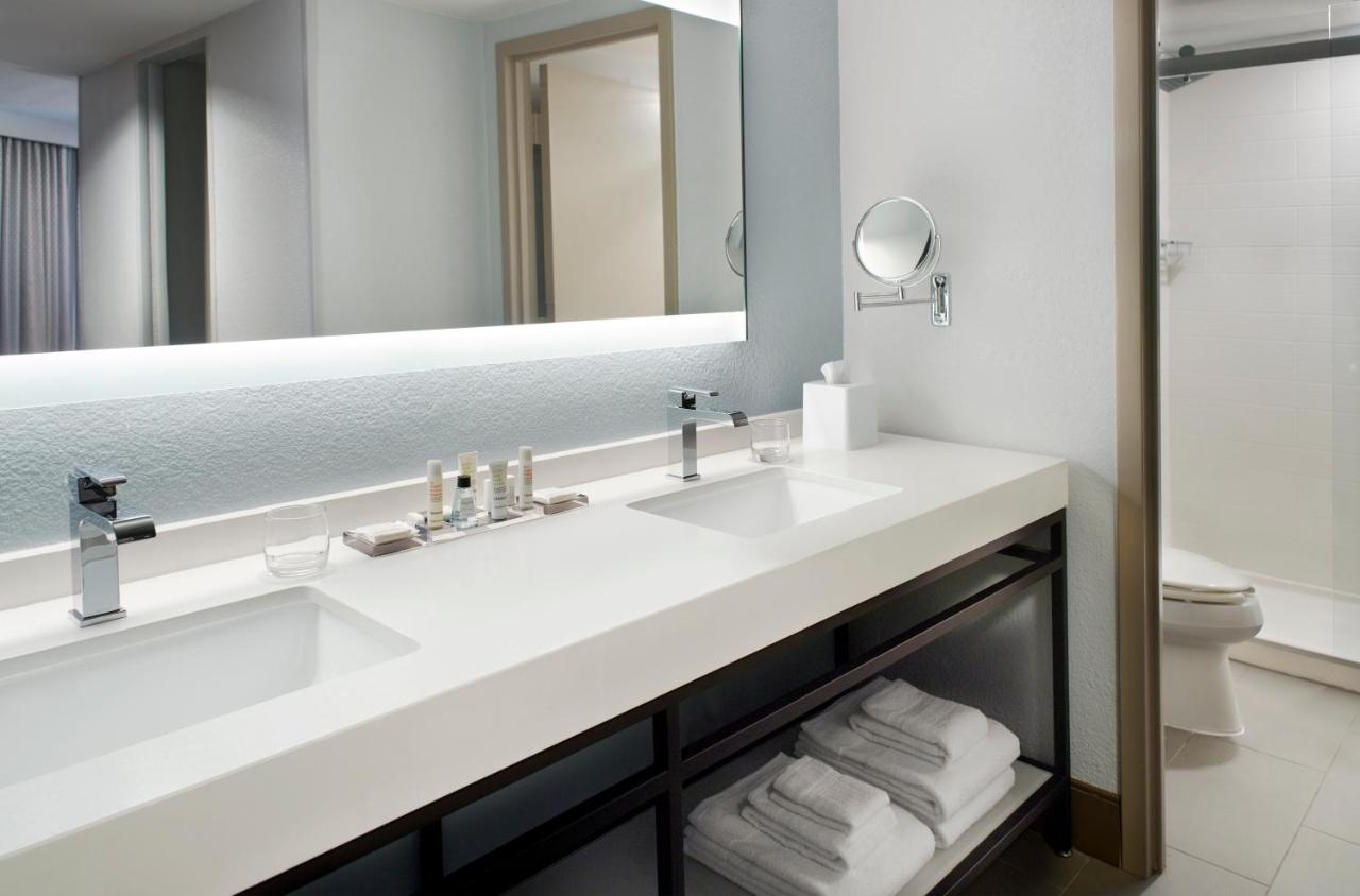Family Suite with Balcony at Atlanta Evergreen Lakeside Resort