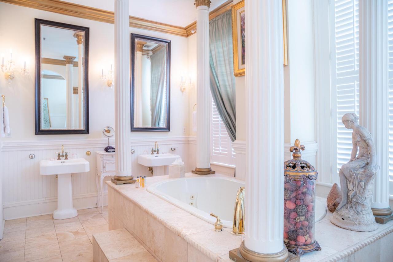 | Justine Inn Savannah
