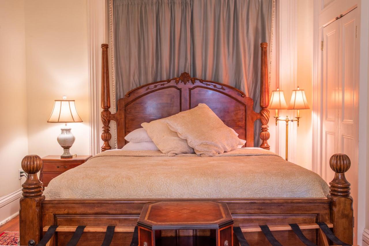 | Justine Inn Savannah