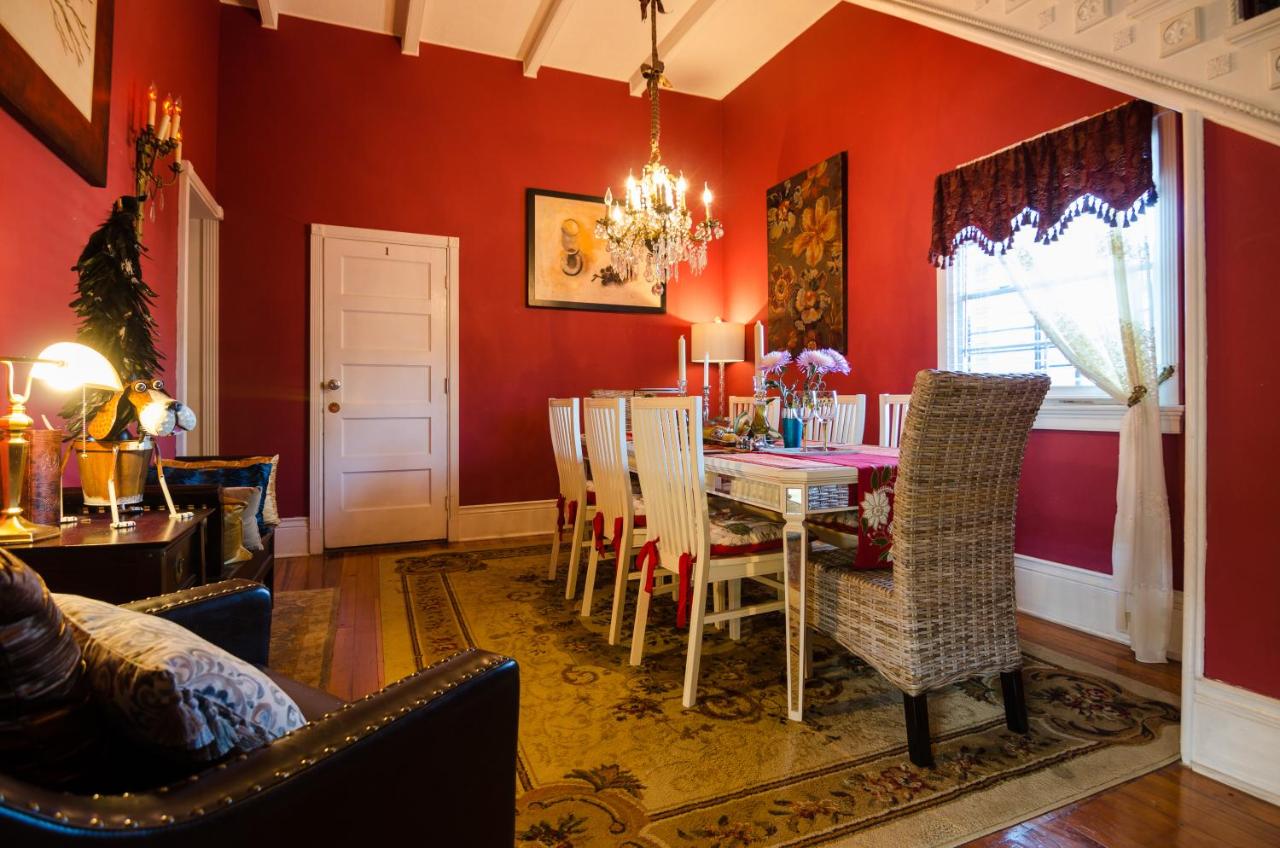 | Madame Isabelle's House