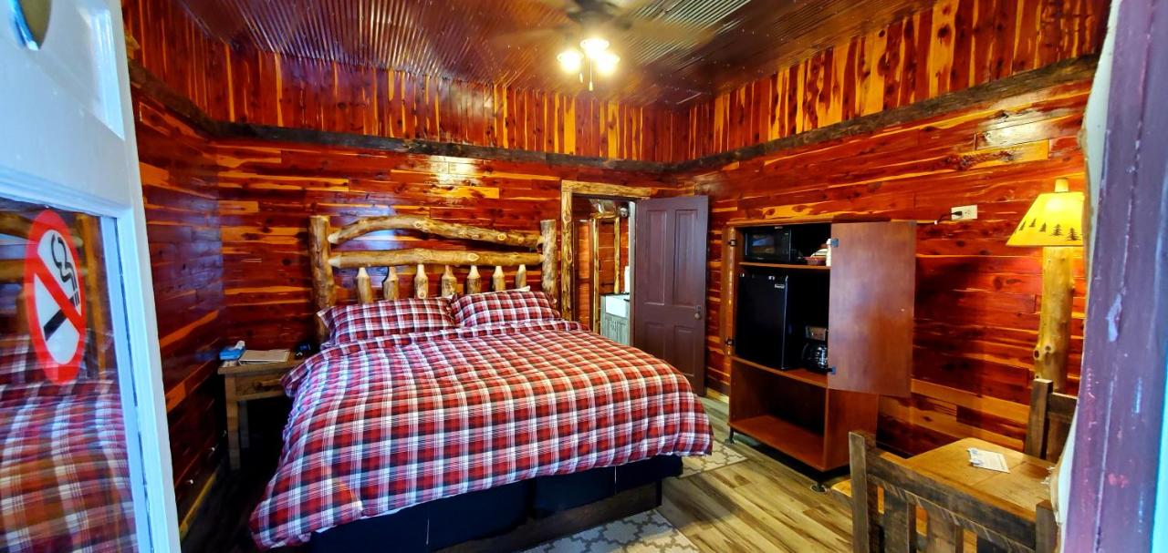 | Log Cabin Inn