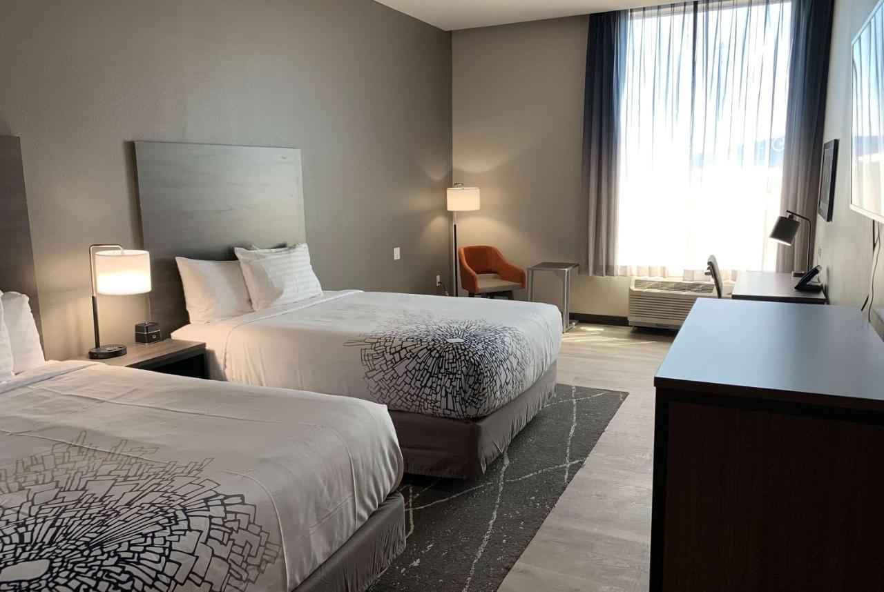 Queen Room with Two Queen Beds - Mobility Access/Non-Smoking at La Quinta Inn & Suites by Wyndham Holbrook Petrified Forest