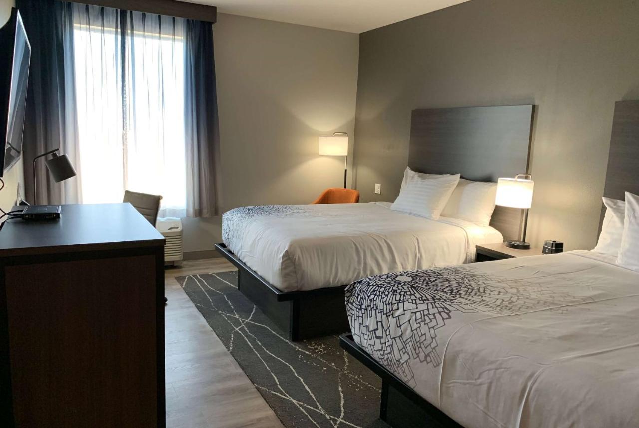 Queen Room with Two Queen Beds - Mobility Access/Non-Smoking at La Quinta Inn & Suites by Wyndham Holbrook Petrified Forest