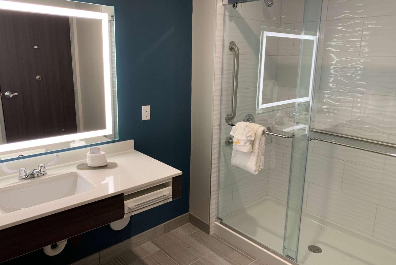 King Room - Non-Smoking at La Quinta Inn & Suites by Wyndham Holbrook Petrified Forest