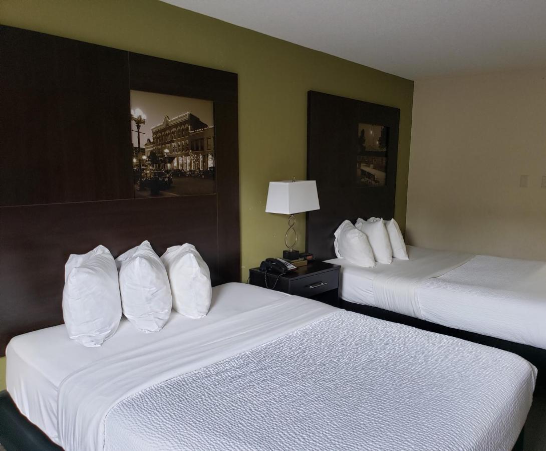 Queen Room with Two Queen Beds - Mobility Access/Non-Smoking at Super 8 by Wyndham La Crosse