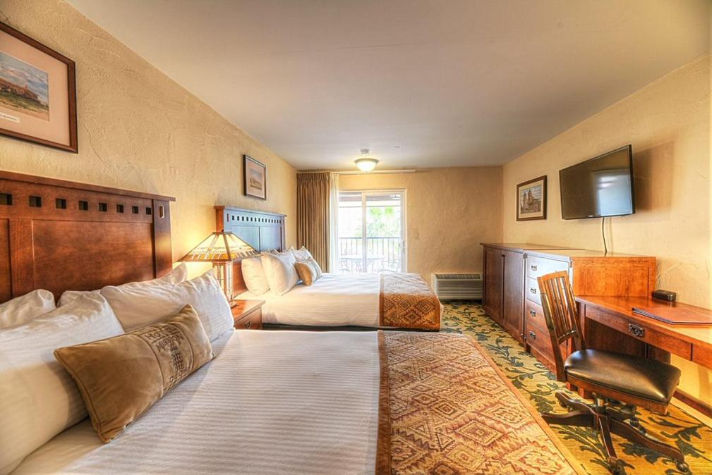 Double Queen Luxury Courtyard at Hotel Mission de Oro