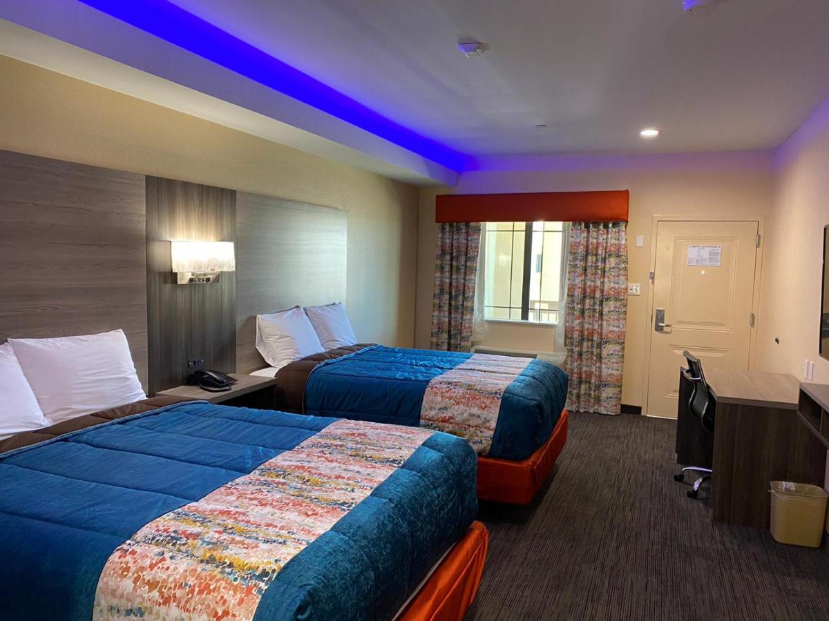 | Scottish Inn & Suites Houston Willowbrook