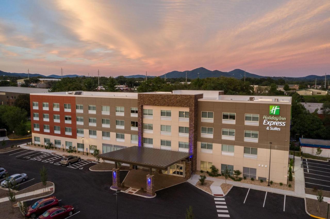 | Holiday Inn Express & Suites - Roanoke – Civic Center