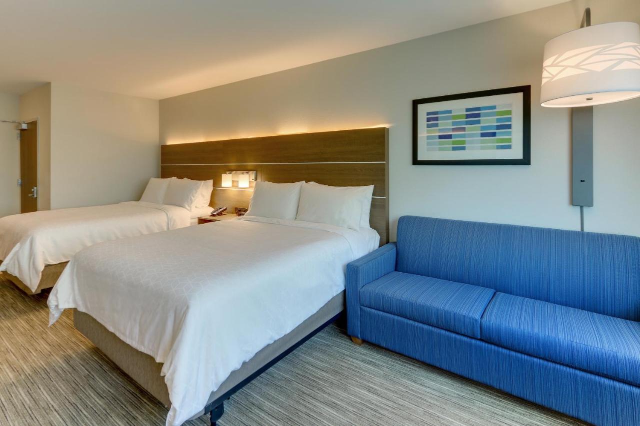 | Holiday Inn Express & Suites - Roanoke – Civic Center