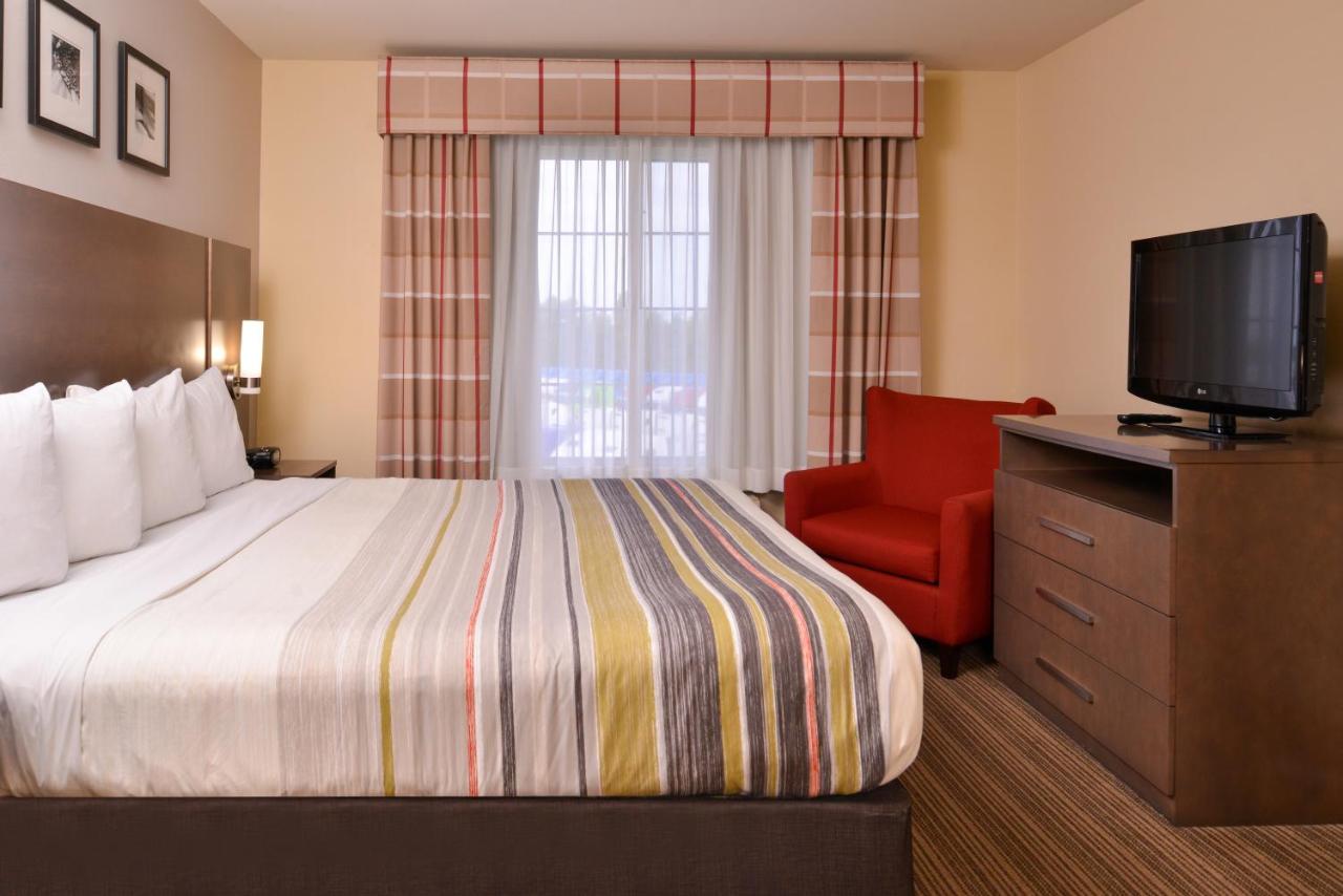 | Country Inn & Suites by Radisson, Omaha Airport, IA