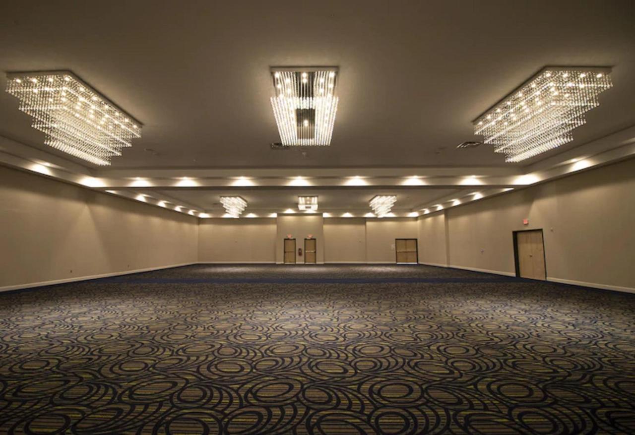  | Holiday Inn Scranton East - Dunmore, an IHG Hotel