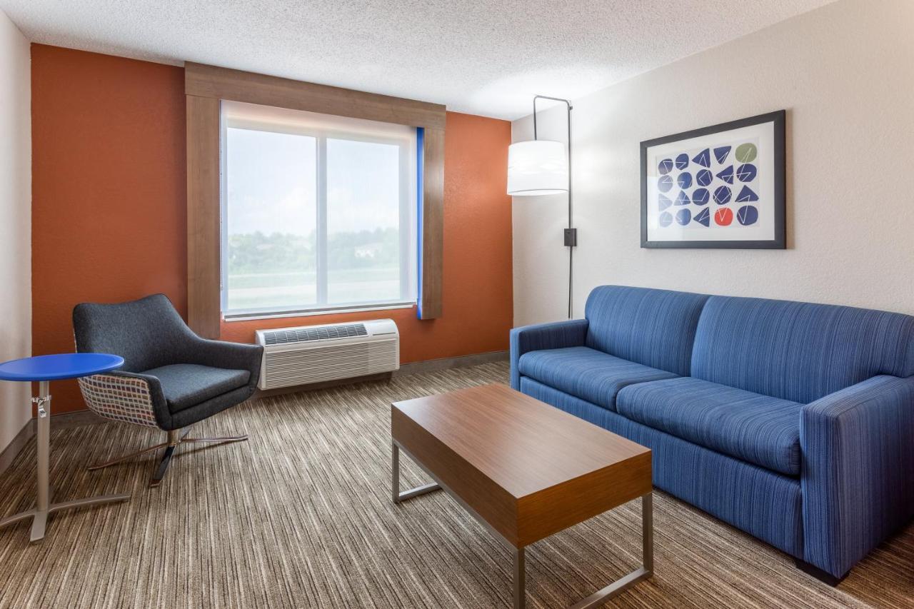| Holiday Inn Express Hotel & Suites Shiloh/O'Fallon, an IHG Hotel