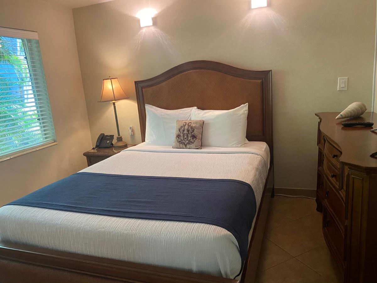 Deluxe Two Bedroom Suite 15 and 16 at Casitas Coral Ridge