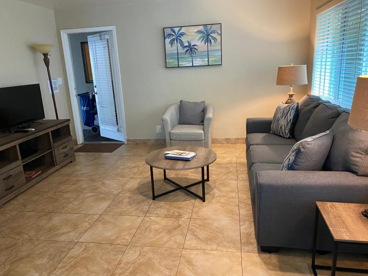 Deluxe Two Bedroom Suite 15 and 16 at Casitas Coral Ridge