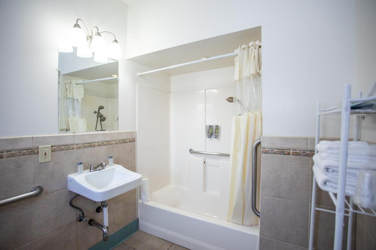 ADA Queen Room at The Hotel Hollywood