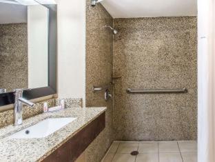 Room #5862949 at Days Inn by Wyndham Fort Lauderdale Airport Cruise Port