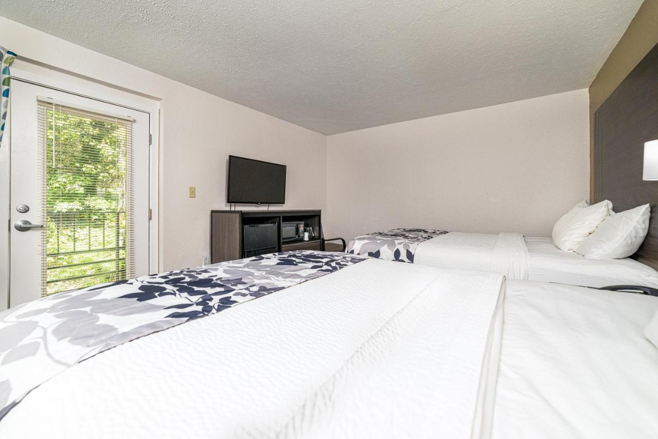 Double Room with Two Double Beds - Accessible at Bear Creek Inn Gatlinburg, TN