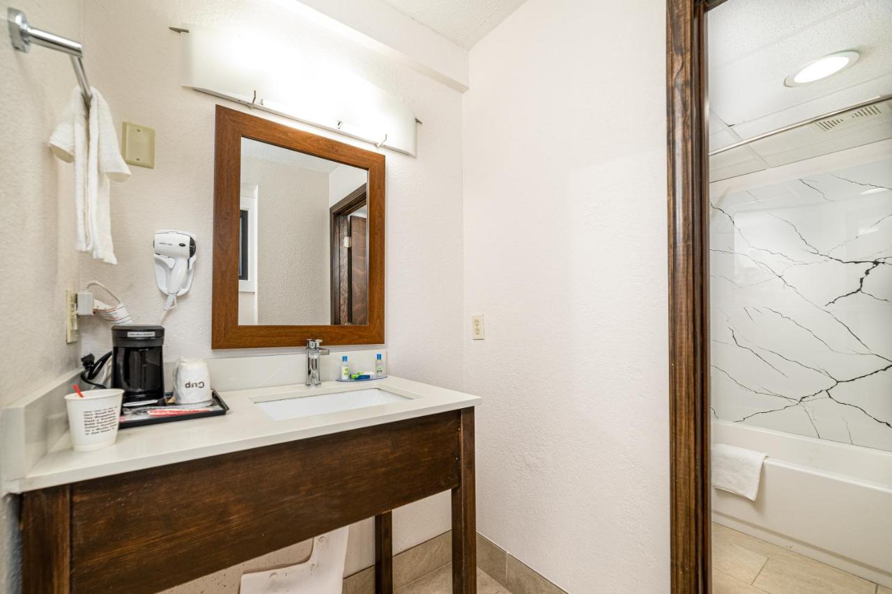 Double Room with Two Double Beds - Accessible at Bear Creek Inn Gatlinburg, TN