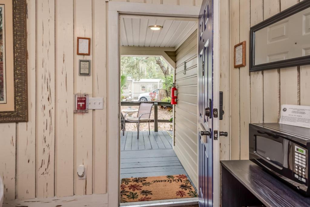  | The Heirloom Inn