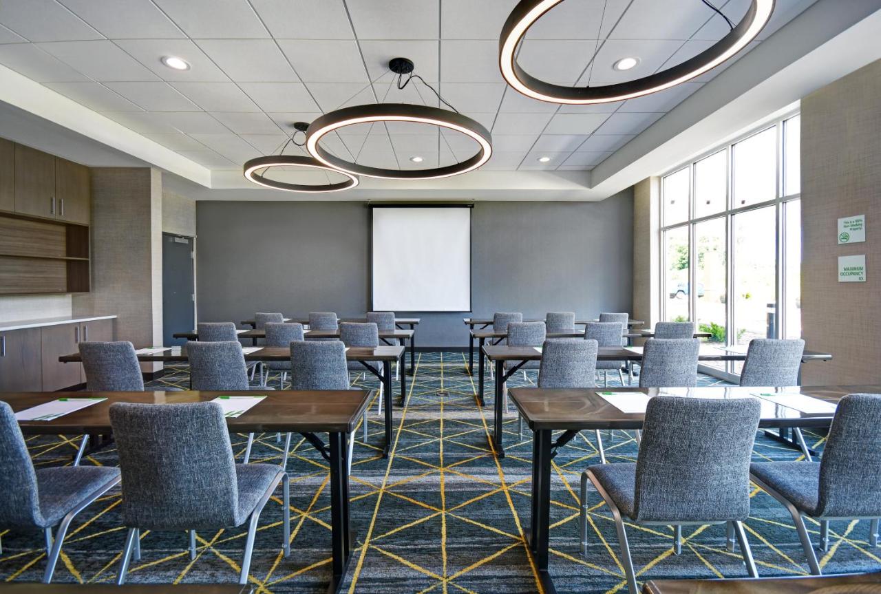  | Holiday Inn Grand Rapids North - Walker, an IHG Hotel