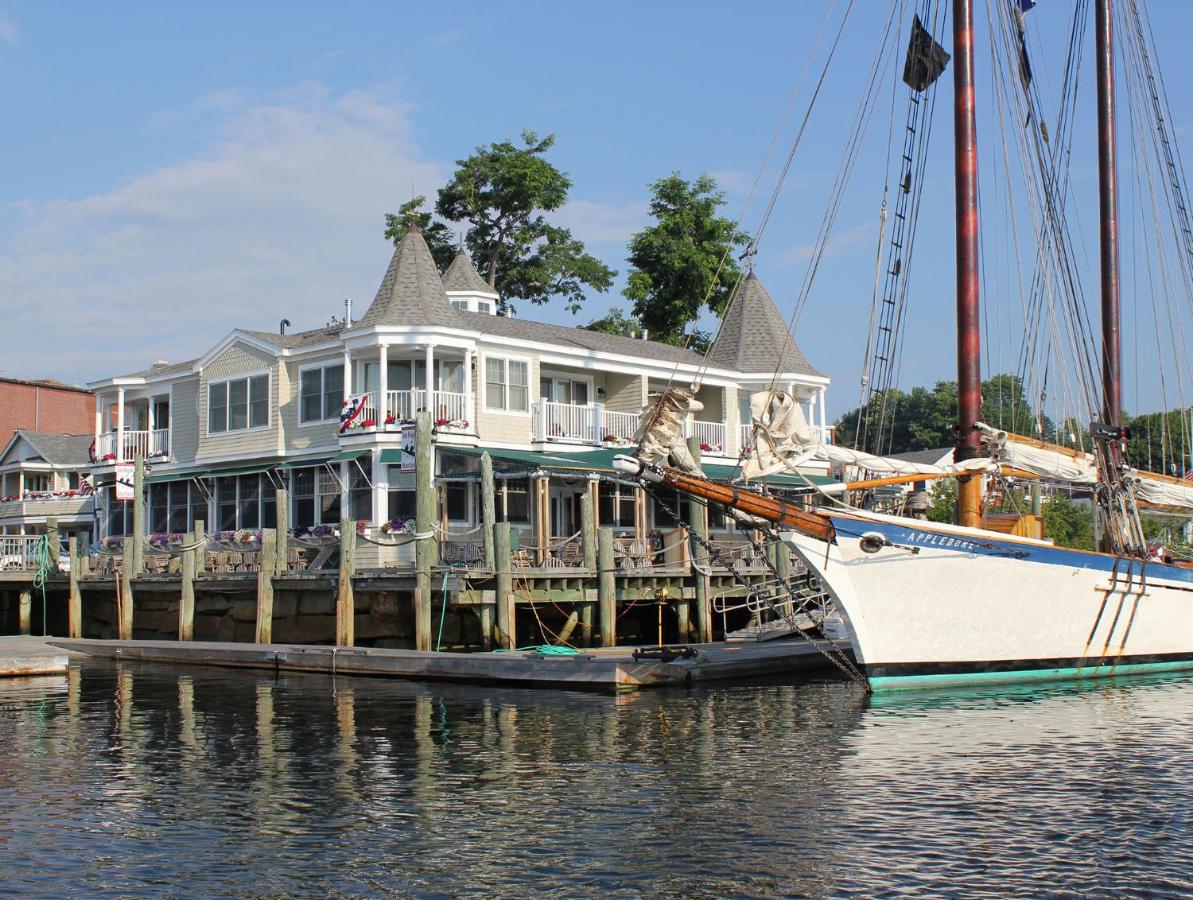 | Grand Harbor Inn