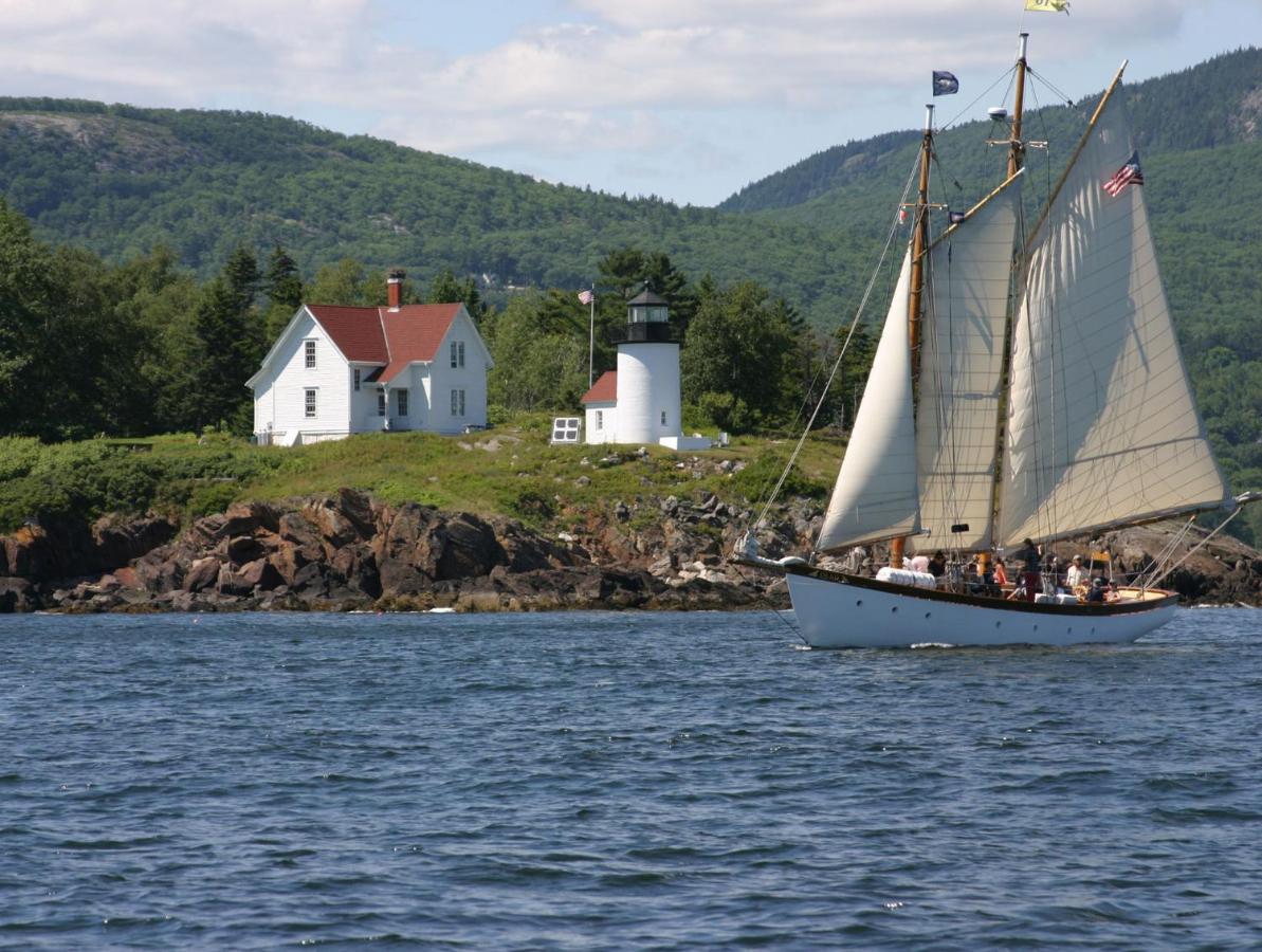 | Grand Harbor Inn