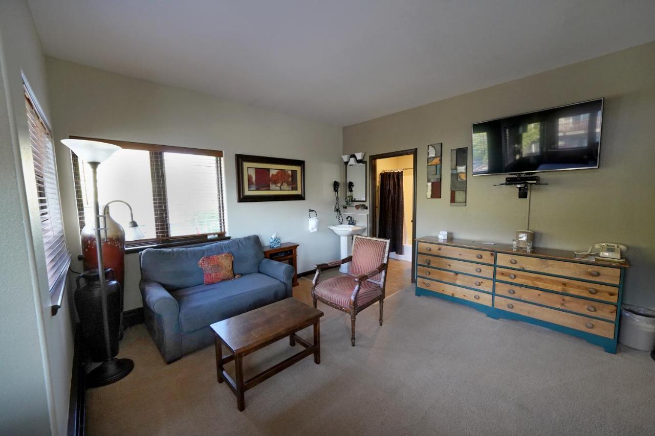 | Frisco Inn on Galena