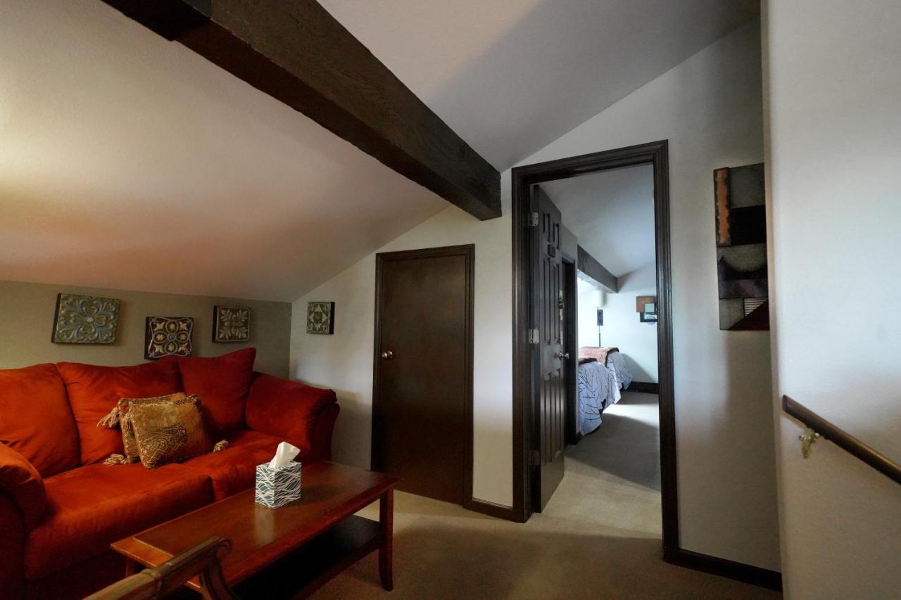 | Frisco Inn on Galena