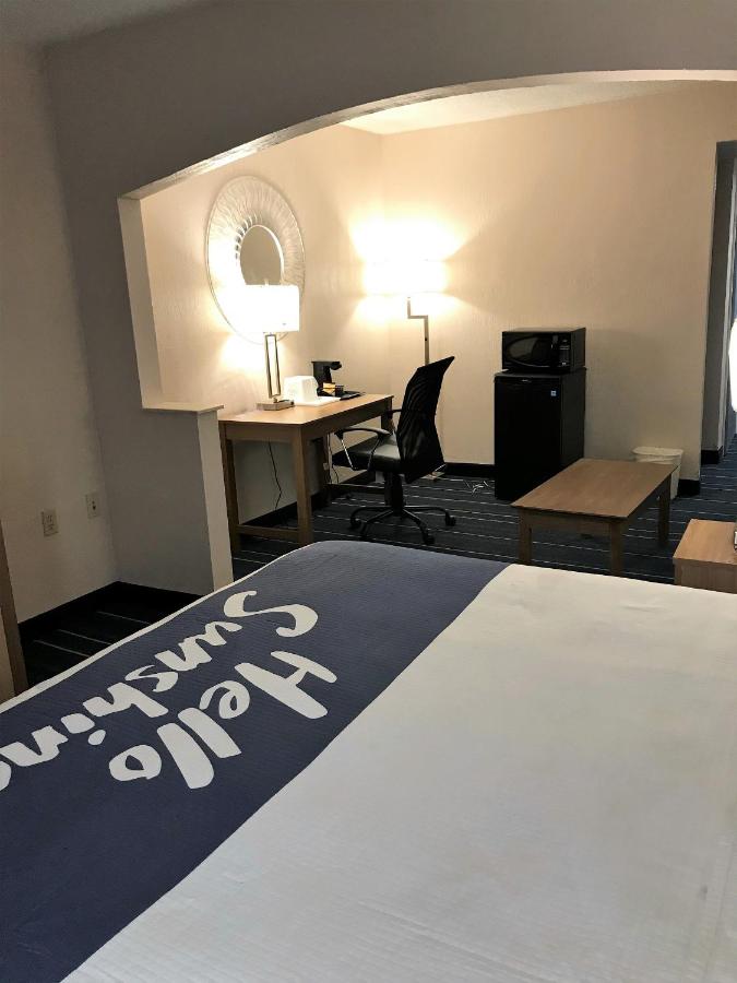 King Room - Disability Access/Non-Smoking at Days Inn by Wyndham Panama City
