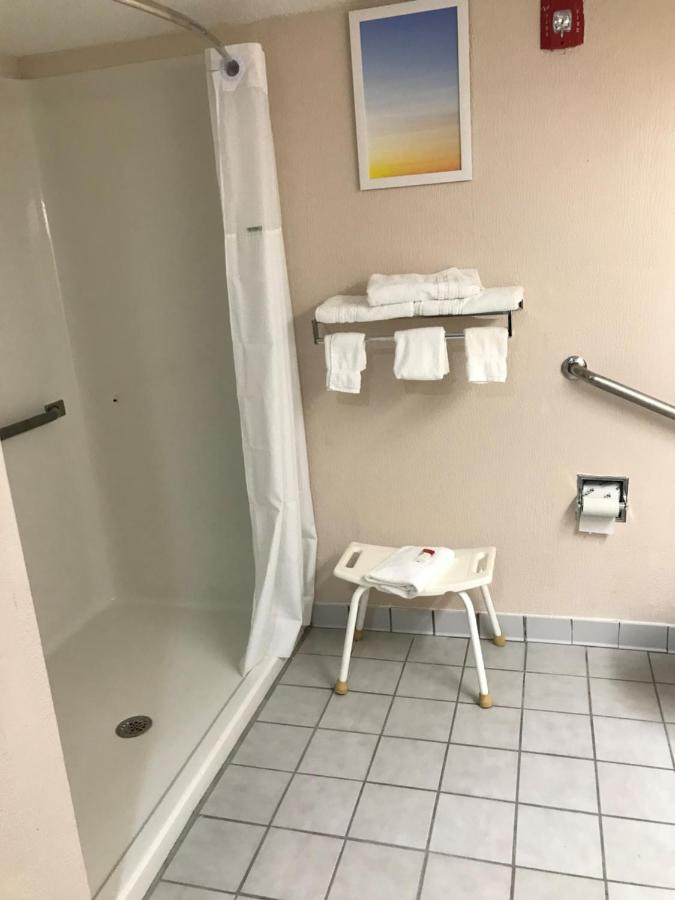 King Room - Disability Access/Non-Smoking at Days Inn by Wyndham Panama City