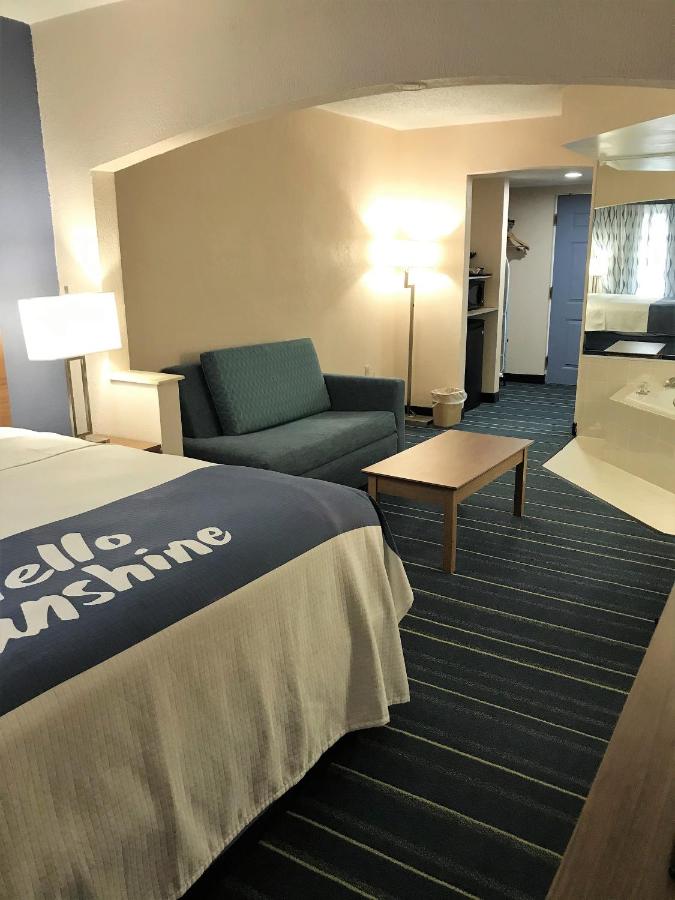 King Suite- Non-Smoking at Days Inn by Wyndham Panama City