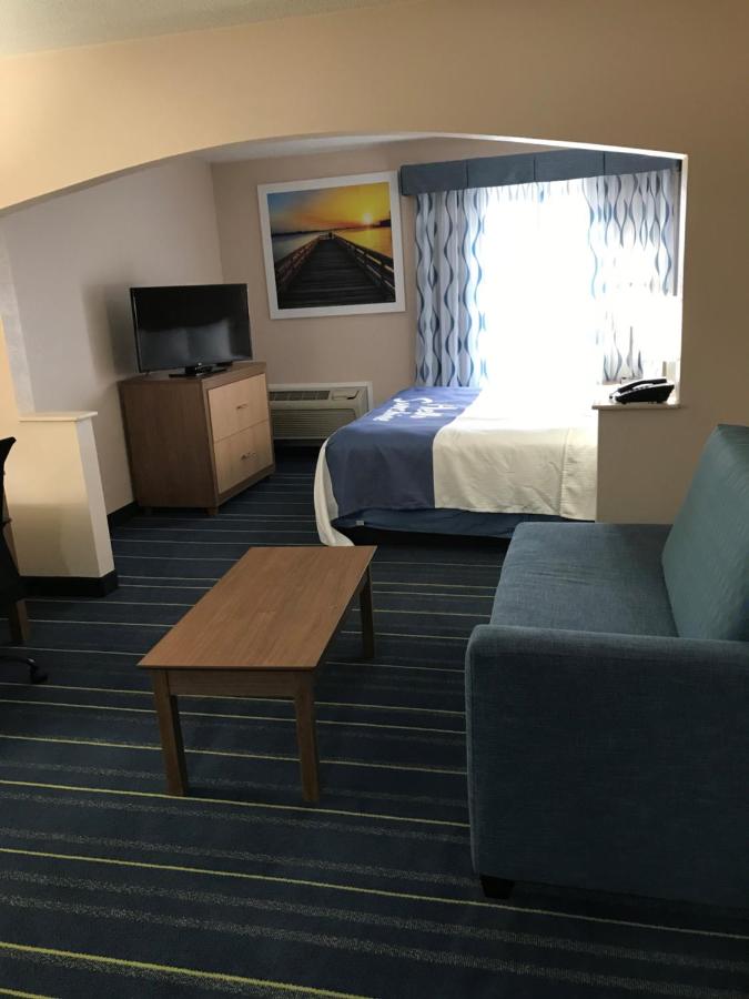 King Room - Non-Smoking at Days Inn by Wyndham Panama City