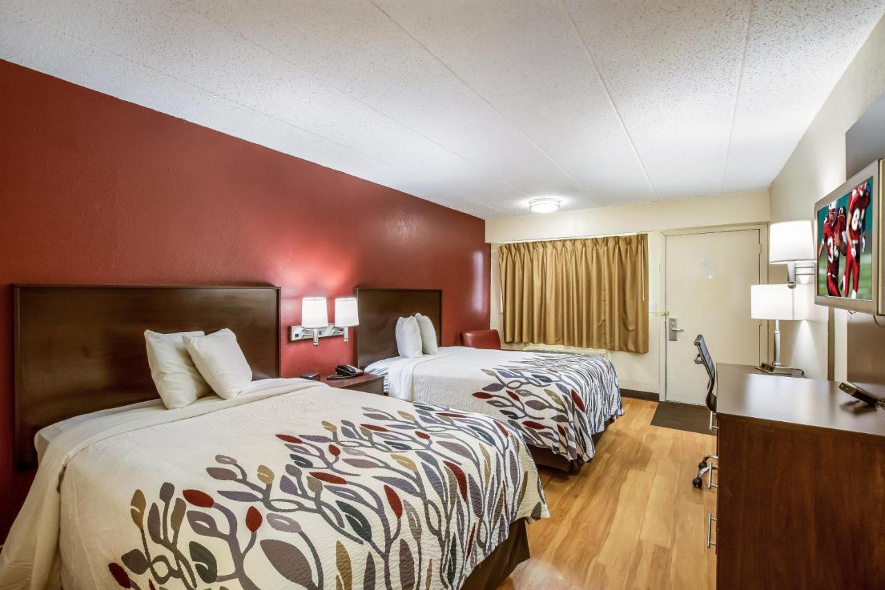 Superior Room with Two Double Beds Non-Smoking at Red Roof Inn Saginaw - Frankenmuth