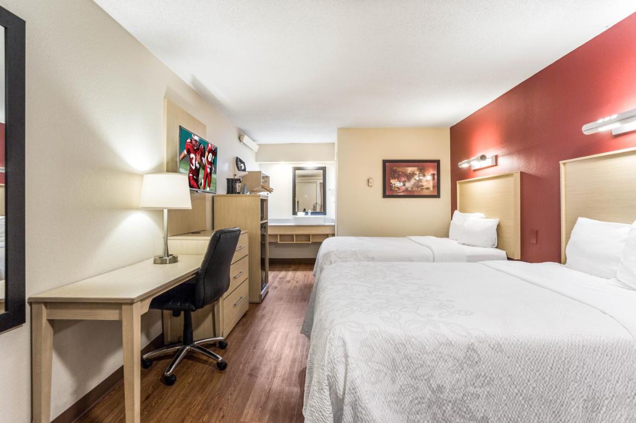 Deluxe Room with Two Double Beds Smoke Free at Red Roof Inn PLUS+ Nashville North - Goodlettsville