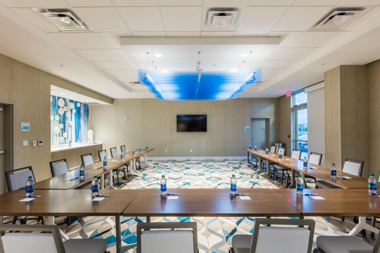  | Holiday Inn Express & Suites Orlando at SeaWorld, an IHG Hotel